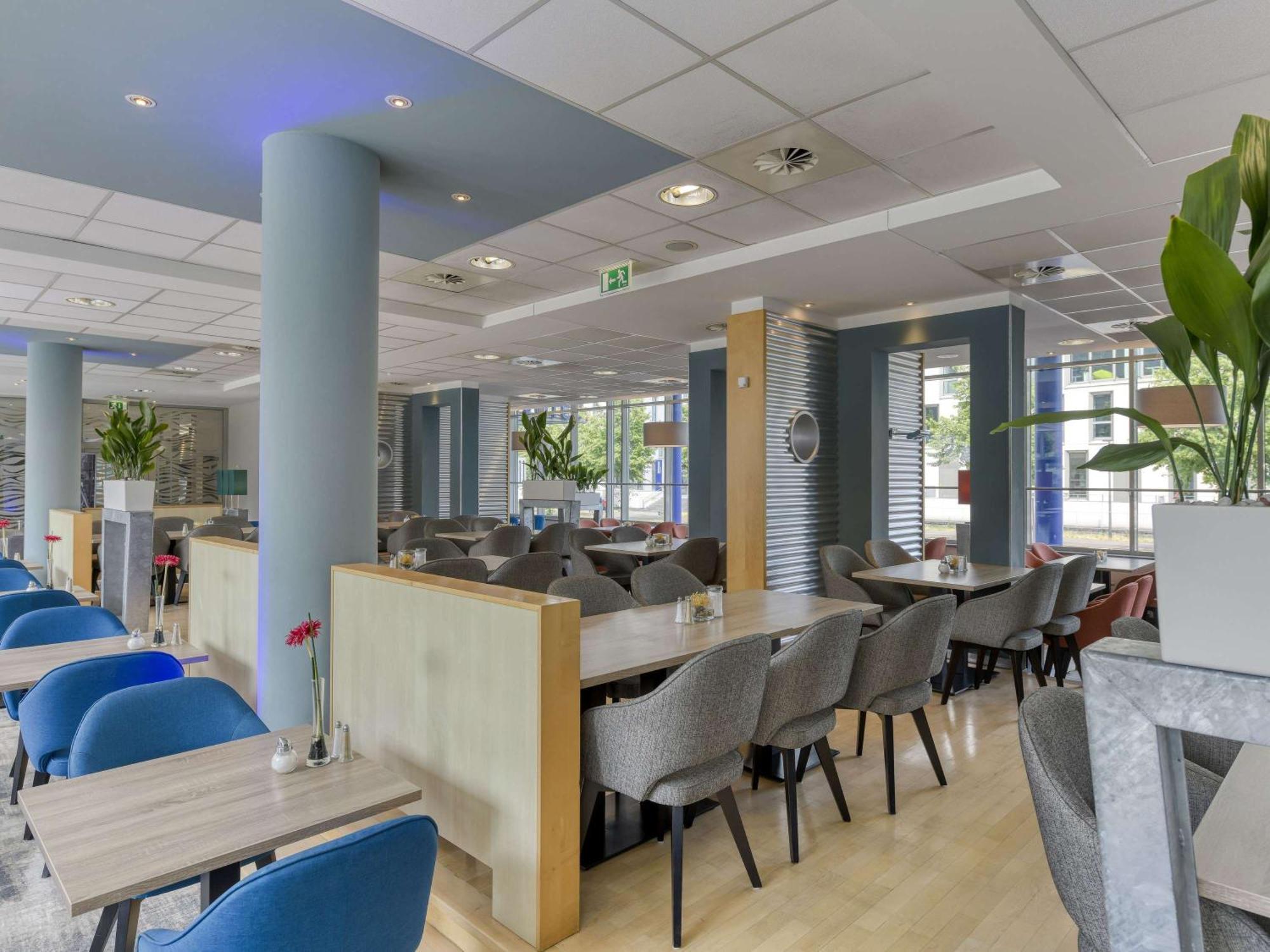 Отель Novotel 4*