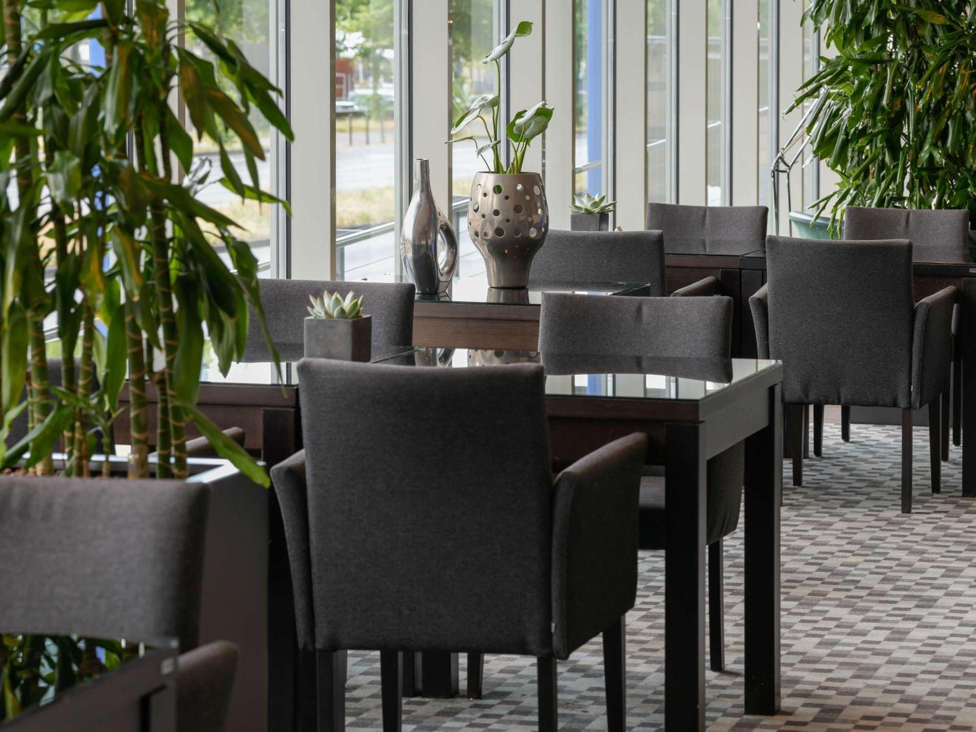 Отель Novotel